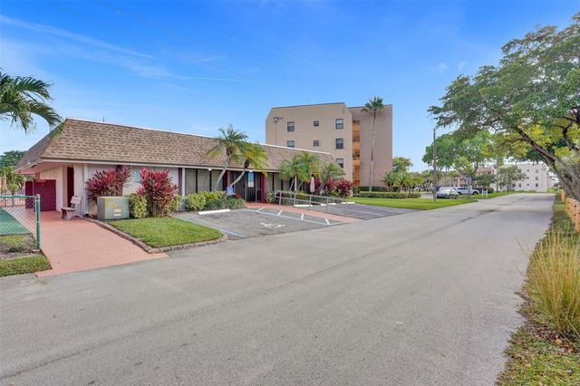 10467 Sunrise Lakes Blvd 210, Sunrise, FL 33322