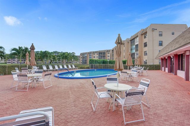 10467 Sunrise Lakes Blvd 210, Sunrise, FL 33322