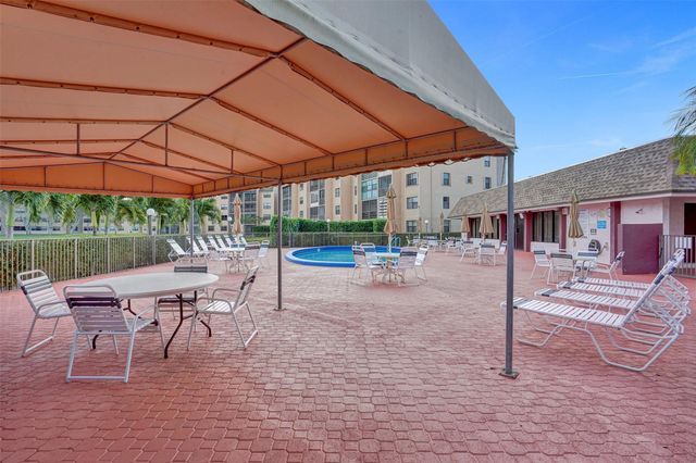 10467 Sunrise Lakes Blvd 210, Sunrise, FL 33322