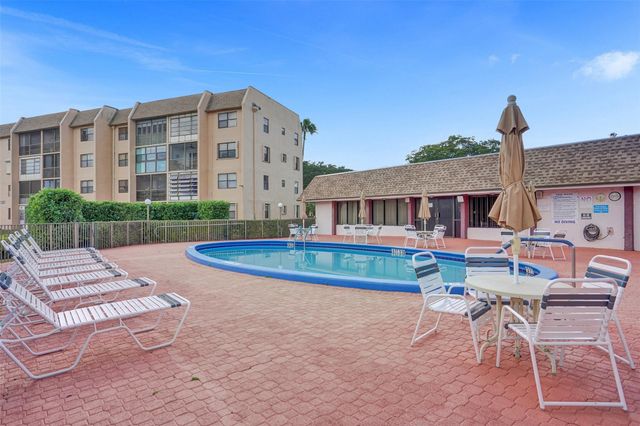 10467 Sunrise Lakes Blvd 210, Sunrise, FL 33322