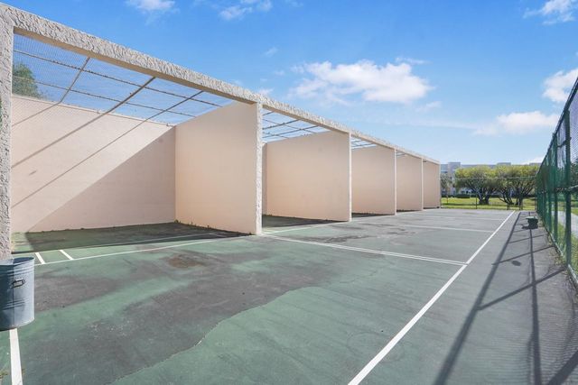 10467 Sunrise Lakes Blvd 210, Sunrise, FL 33322