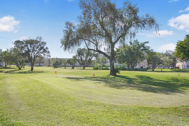 10467 Sunrise Lakes Blvd 210, Sunrise, FL 33322