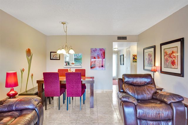 10467 Sunrise Lakes Blvd 210, Sunrise, FL 33322