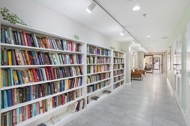 10467 Sunrise Lakes Blvd 210, Sunrise, FL 33322