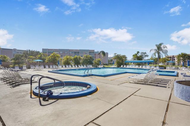 10467 Sunrise Lakes Blvd 210, Sunrise, FL 33322