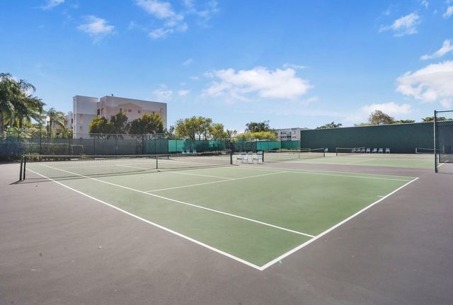 10467 Sunrise Lakes Blvd 210, Sunrise, FL 33322