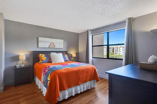 10467 Sunrise Lakes Blvd 210, Sunrise, FL 33322