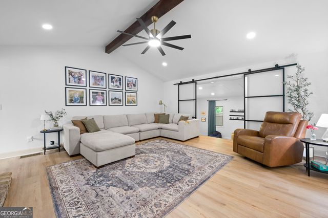 40 Round Lake Road, Griffin, GA 30224