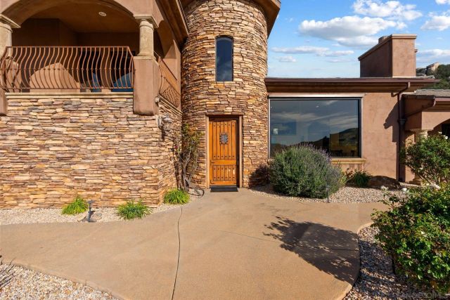 19491 Deerhorn Valley, Jamul, CA 91935