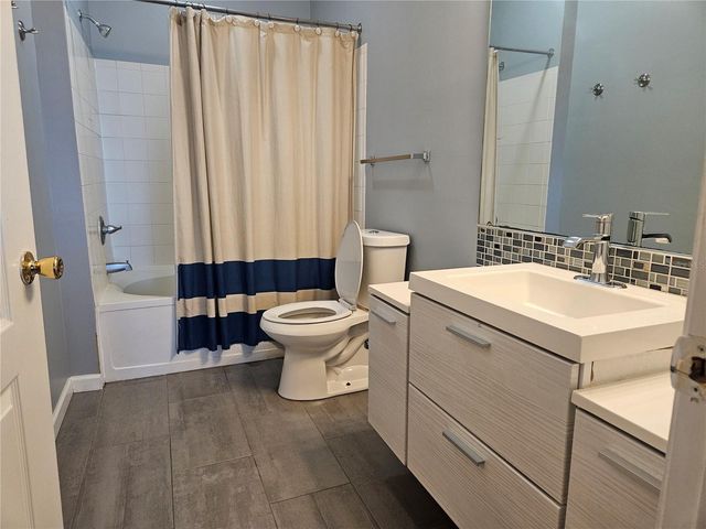 17962 VILLA CREEK DRIVE 17962, Tampa, FL 33647