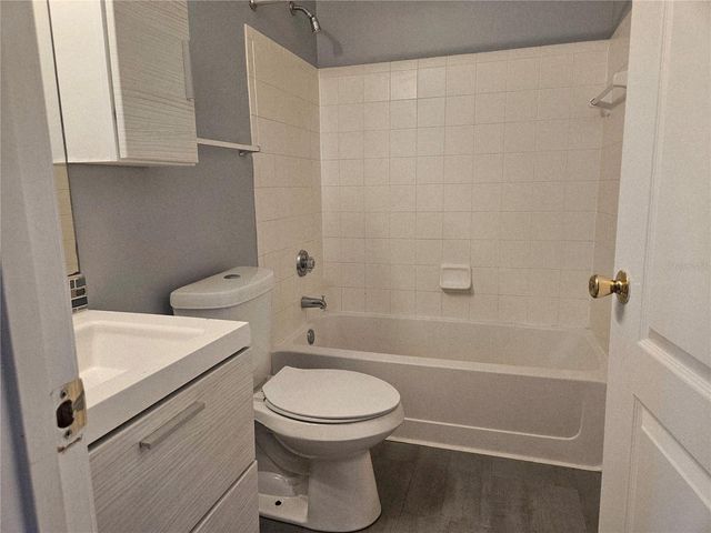 17962 VILLA CREEK DRIVE 17962, Tampa, FL 33647