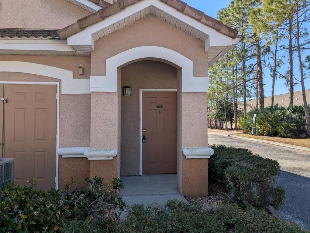 17962 VILLA CREEK DRIVE 17962, Tampa, FL 33647