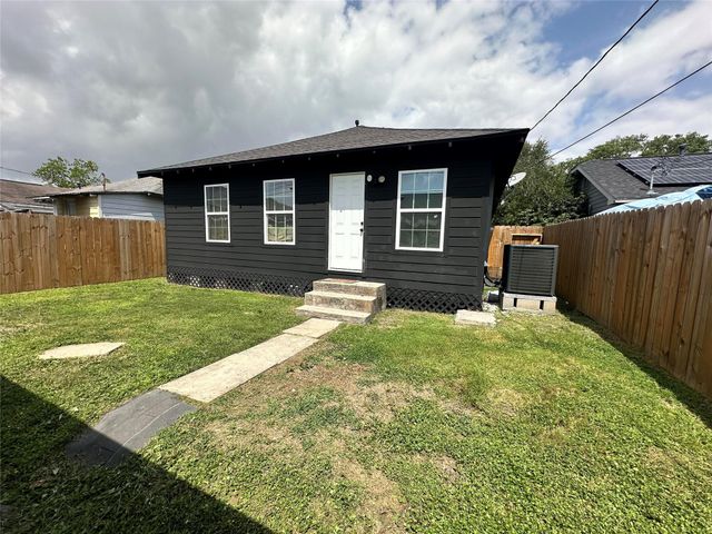 2216 New Jersey Street, Baytown, TX 77520