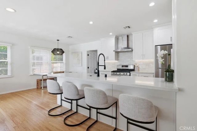 4958 Canoga Avenue, Woodland Hills, CA 91364