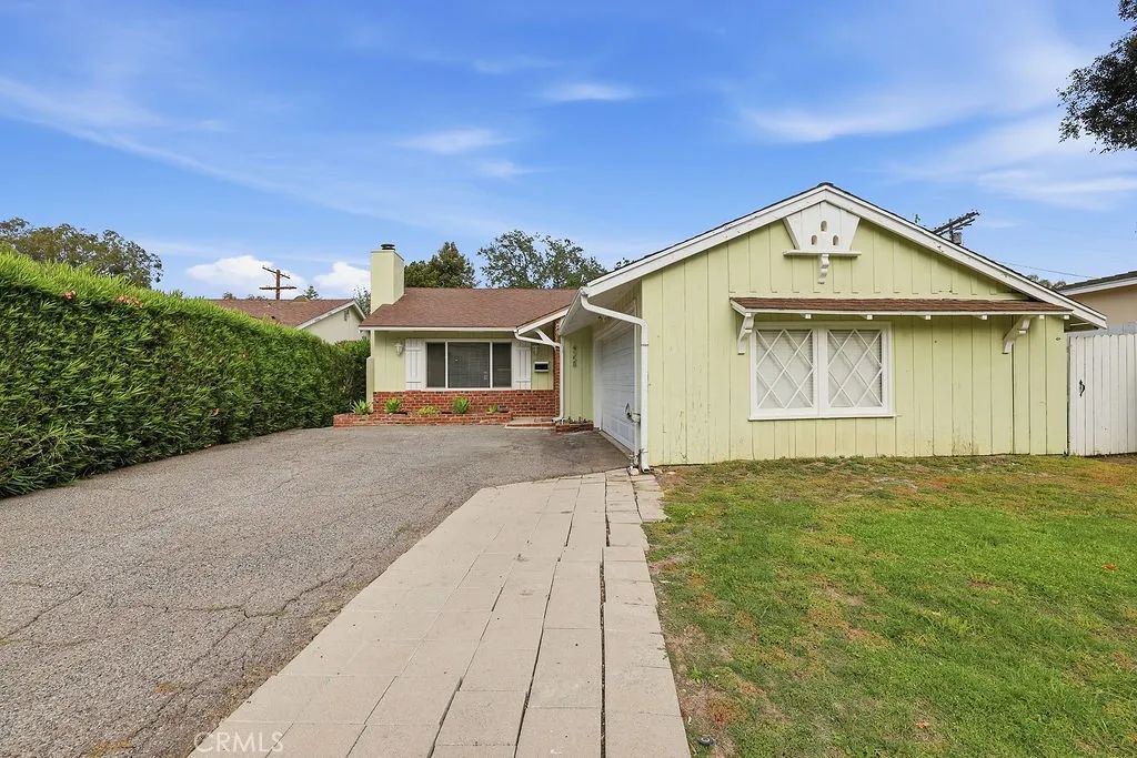 4958 Canoga Avenue, Woodland Hills, CA 91364