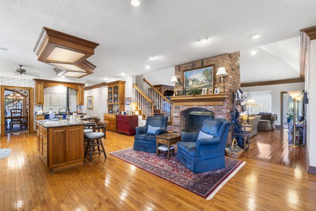 4671 E Beaux Creek Lane, Springfield, MO 65809