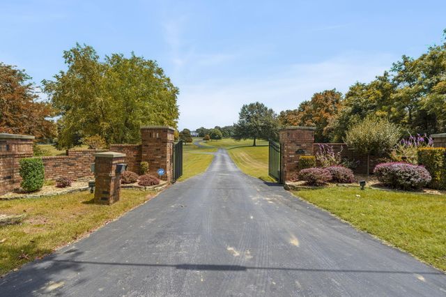 4671 E Beaux Creek Lane, Springfield, MO 65809