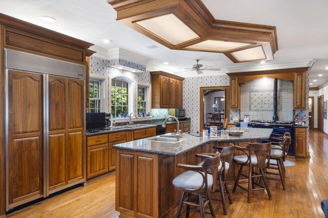 4671 E Beaux Creek Lane, Springfield, MO 65809