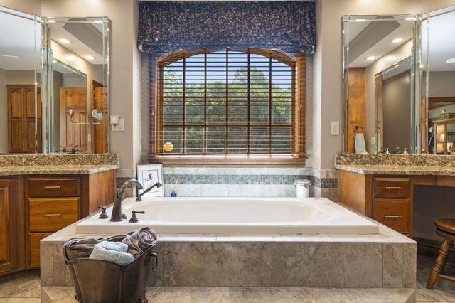 4671 E Beaux Creek Lane, Springfield, MO 65809