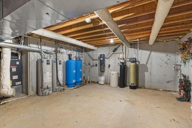 4671 E Beaux Creek Lane, Springfield, MO 65809