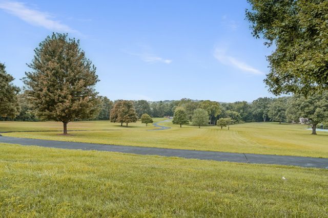 4671 E Beaux Creek Lane, Springfield, MO 65809