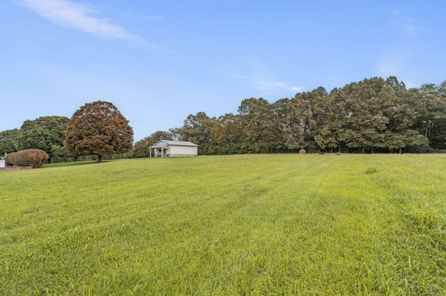 4671 E Beaux Creek Lane, Springfield, MO 65809