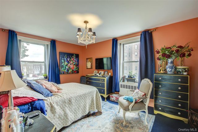 210-15 23rd Avenue 3C, Bayside, NY 11360