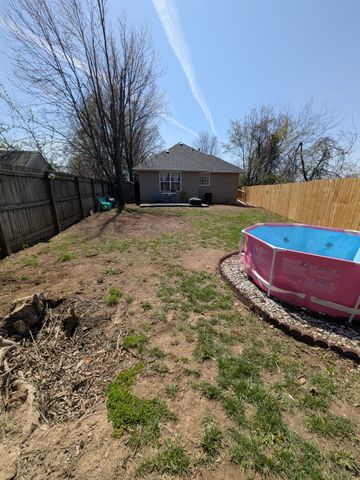 3977 W Beechwood Street, Springfield, MO 65807