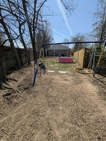 3977 W Beechwood Street, Springfield, MO 65807