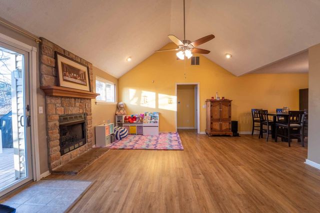 3977 W Beechwood Street, Springfield, MO 65807