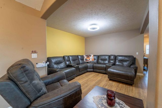 3977 W Beechwood Street, Springfield, MO 65807