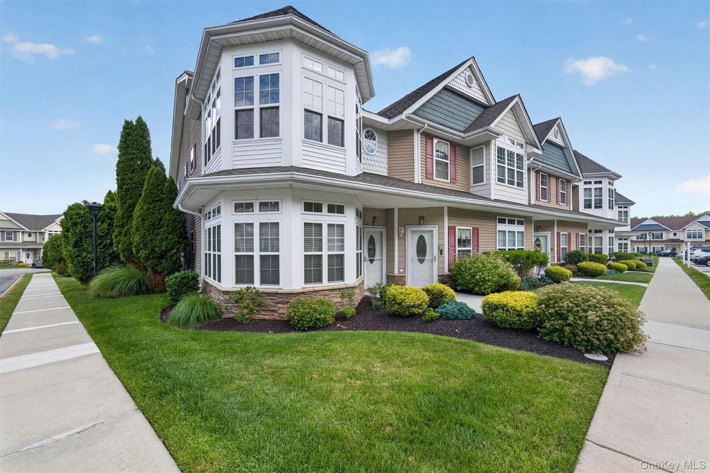 205 Egrets Landing 205, Carmel, NY 10512