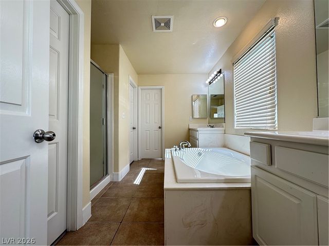 5640 WOODS CROSSING Street 00, Las Vegas, NV 89148