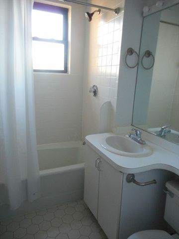 448 Park Drive 17, Boston, MA 02215