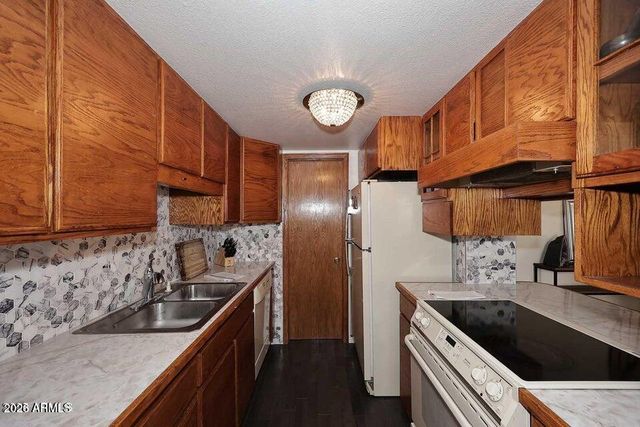 8819 N 12TH Place, Phoenix, AZ 85020