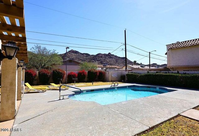 8819 N 12TH Place, Phoenix, AZ 85020