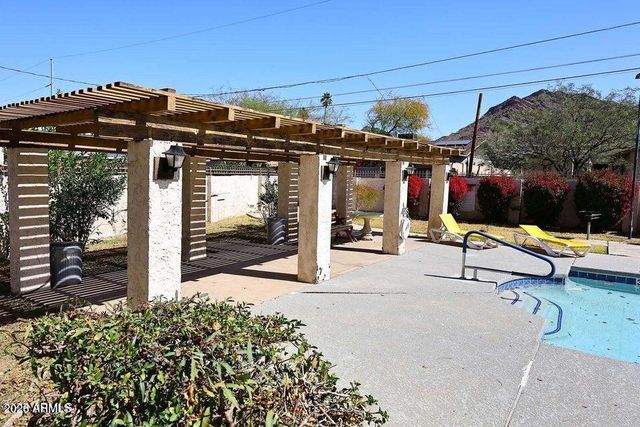 8819 N 12TH Place, Phoenix, AZ 85020