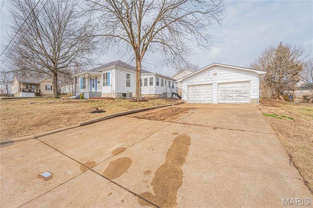 714 Stewart Street, De Soto, MO 63020