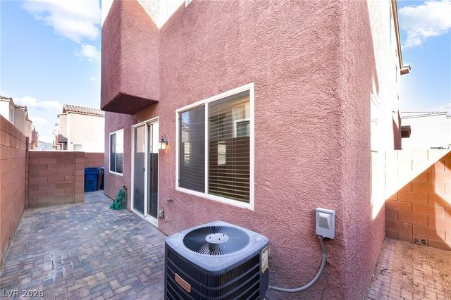 6303 Solomon Spring Way, Las Vegas, NV 89122