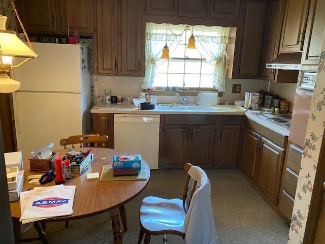 9317 Kessler Lane, Overland Park, KS 66212