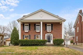 2416 Broadmeade Rd, Louisville, KY 40205