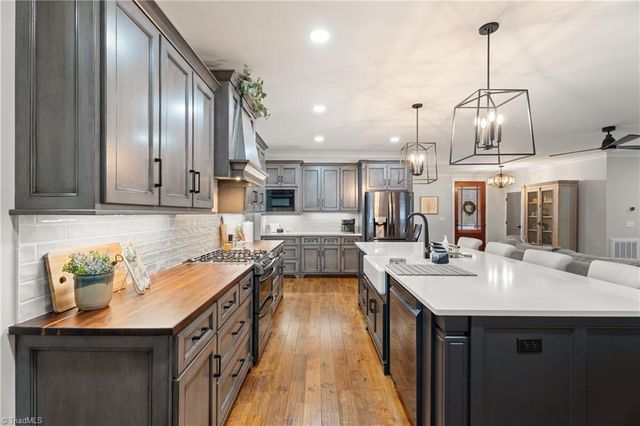 7994 Ridge Road, Tobaccoville, NC 27050