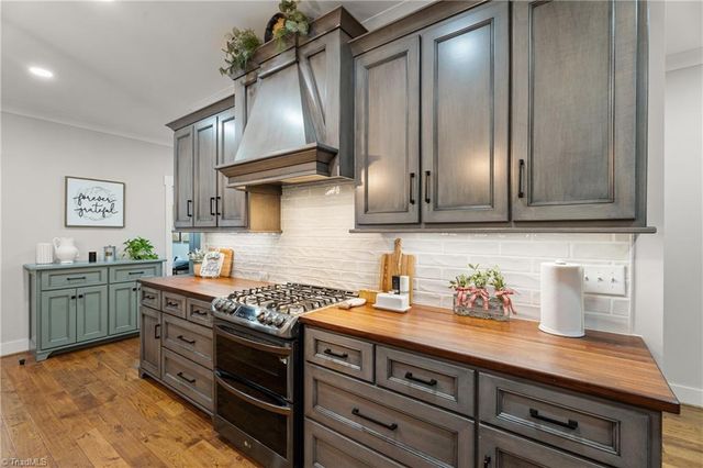 7994 Ridge Road, Tobaccoville, NC 27050