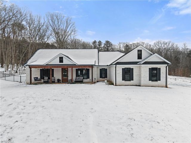 7994 Ridge Road, Tobaccoville, NC 27050