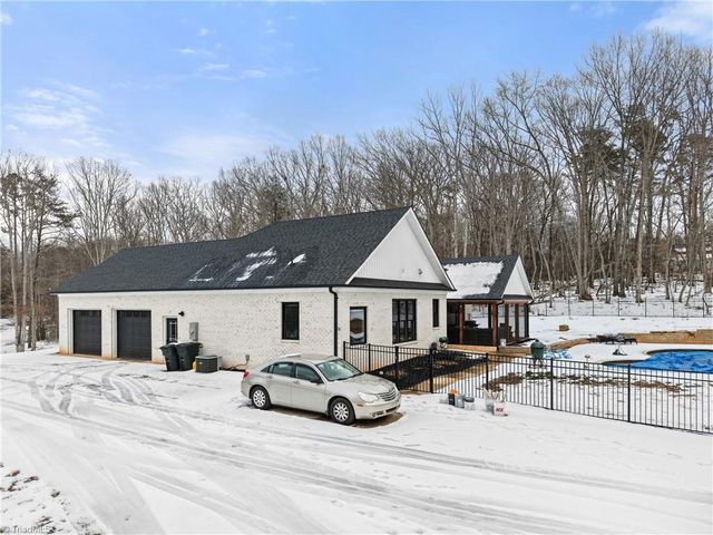 7994 Ridge Road, Tobaccoville, NC 27050