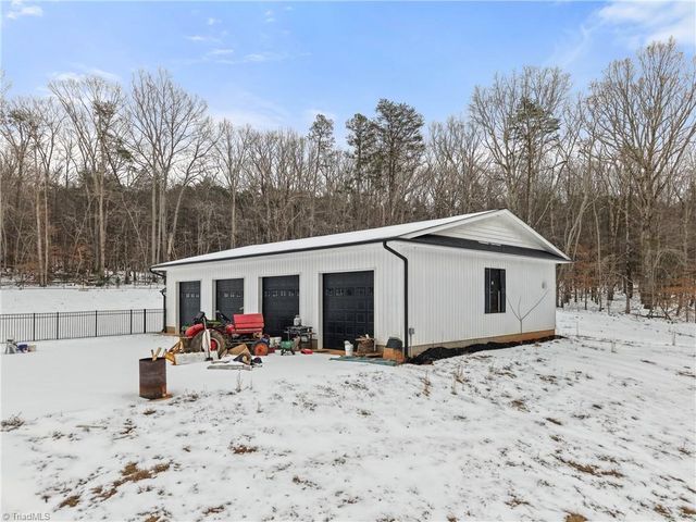 7994 Ridge Road, Tobaccoville, NC 27050