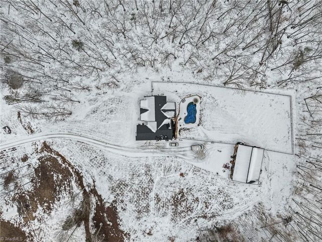 7994 Ridge Road, Tobaccoville, NC 27050