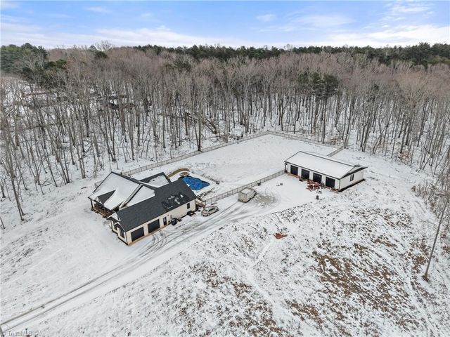 7994 Ridge Road, Tobaccoville, NC 27050