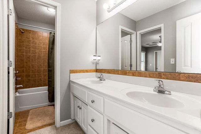 25136 W 149th Place, Olathe, KS 66061