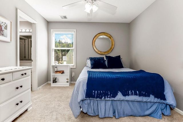 25136 W 149th Place, Olathe, KS 66061
